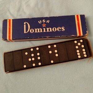 U.S.A Vintage wood Dominoes 28 pieces